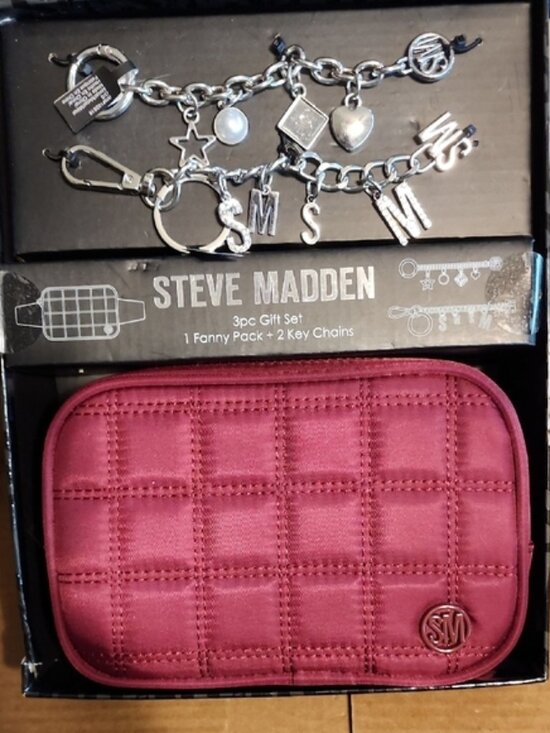 steve madden Handbags - Steve Madden Maroon Quilted Fanny Pack with Silver Key Chains NIB